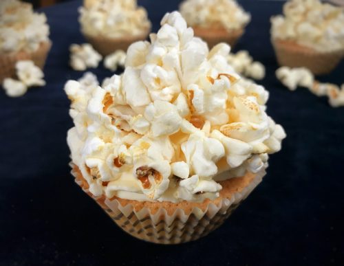 Recipe: Popcorn Cupcakes - perfect for movie night!