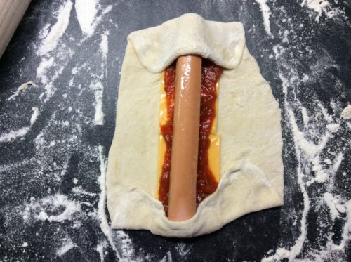Recipe: Pizza Hot Dogs - great to make with kids!