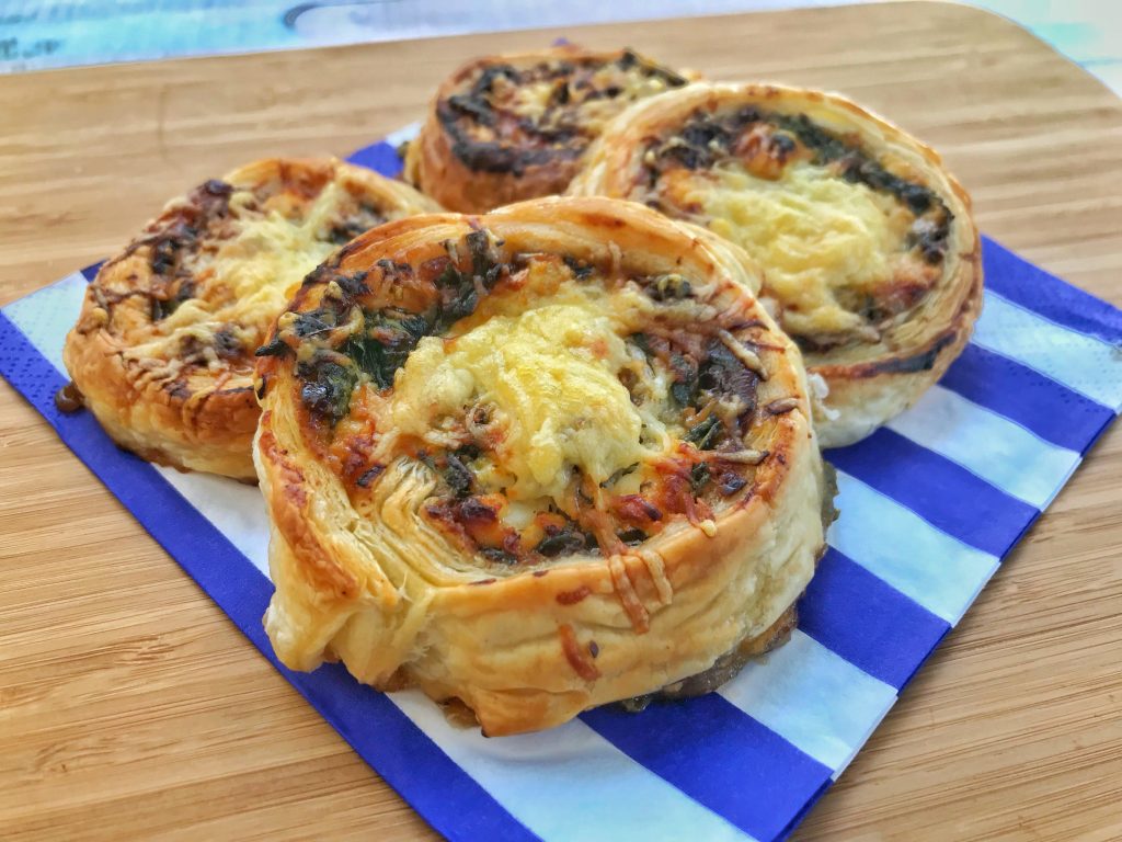 Recipe: Greek Inspired Olive, Spinach and Feta Pinwheels - HodgePodgeDays