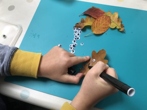 Autumn Leaf Crafts: Simple Autumn Leaf Faces