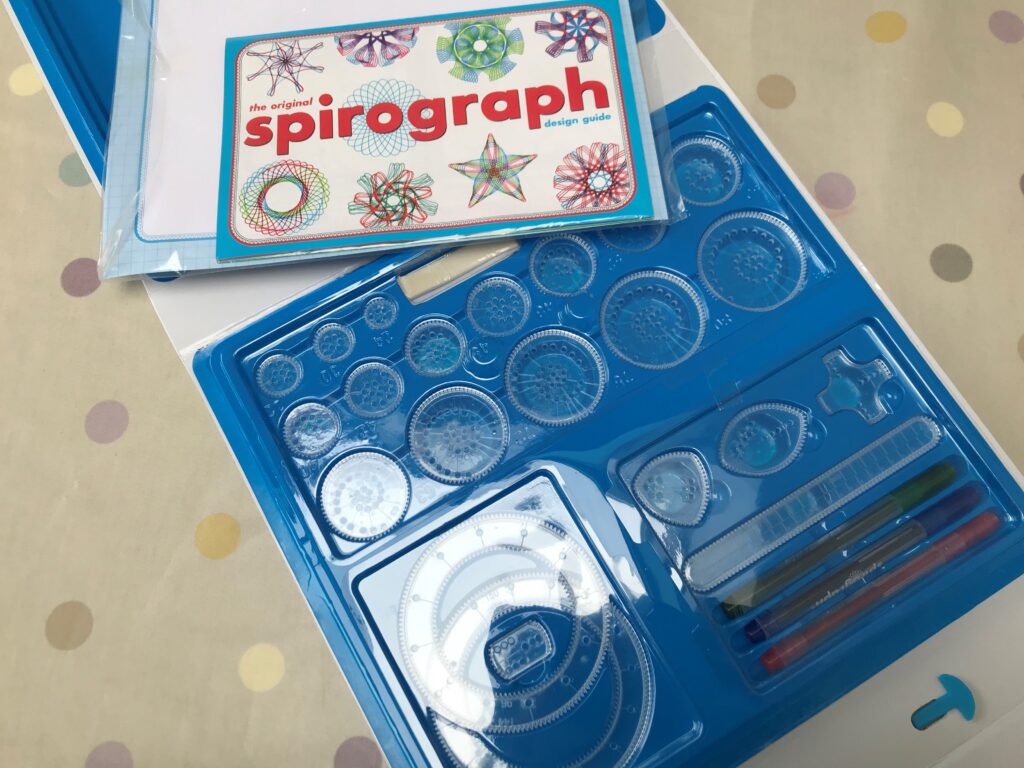 Spirograph Deluxe Kit by Kahootz